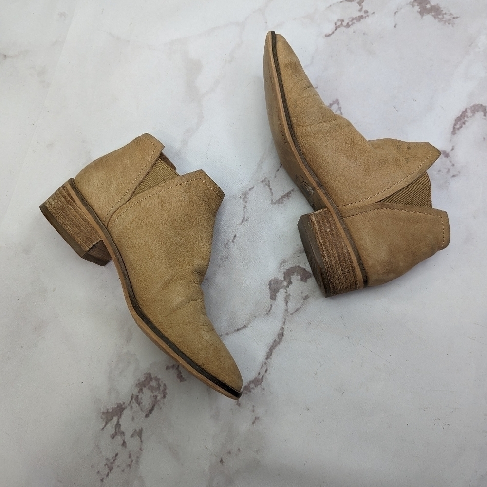 Dolce Vita Bootie Women 7 Ankle Nubuck Leather Brown Tan Chelsea Slip On Boot - Picture 5 of 11